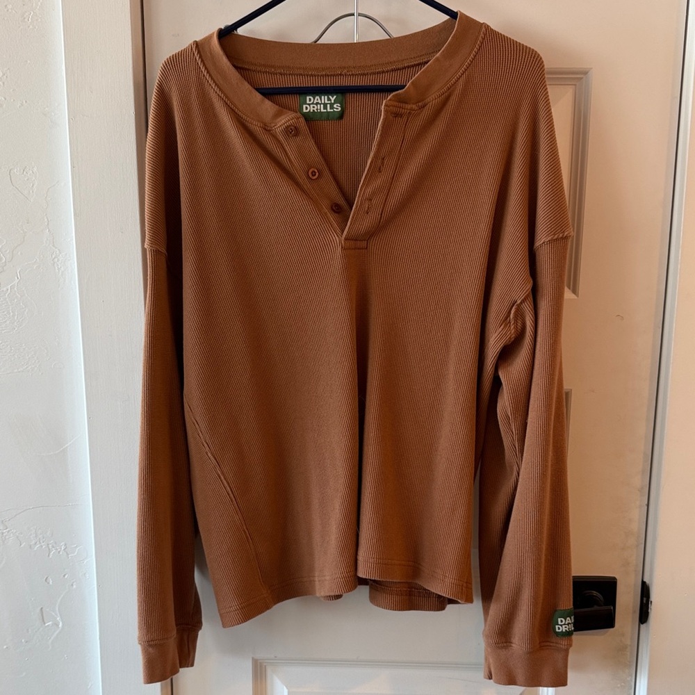 Daily Drills Henley button thermal EUC